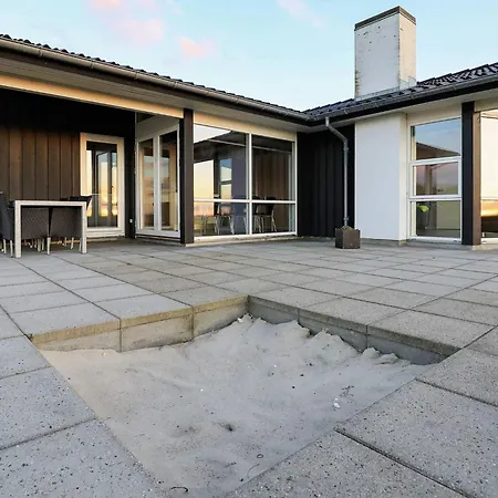 10 Person In Logstor * Løgsted