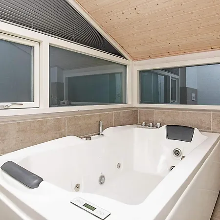 度假居 10 Person In Logstor
