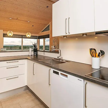 10 Person In Logstor Løgsted