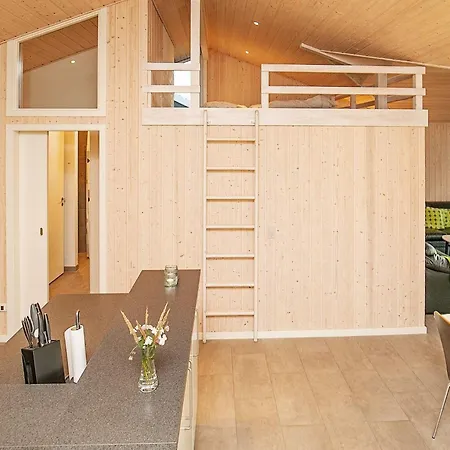 10 Person In Logstor * Løgsted